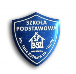 tarcze szkolne z aluminium anodowanego na kolor niebieski z zapięciem samozaciskowym